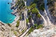 Itálie - Ostrov Capri - tradiční klikaté silnice
