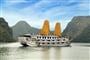 výletní loď v zátoce Ha Long Bay