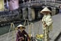 prodavači ovoce v Hoi Anu u Japonského krytého mostu