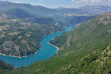 Černá Hora - NP Durmitor, Sinjajevina na kole se zastávkou u moře - stan