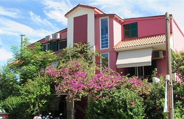 Perigiali - Hotel Logan´s Beach **+