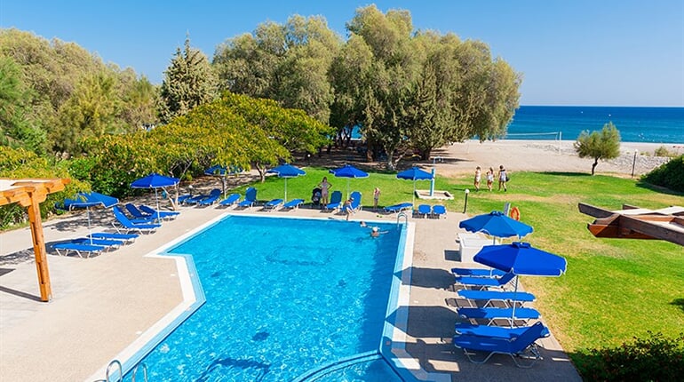 Hotel Stafilia Beach: fotografie vybavení exteriérů a interiérů ubytování.