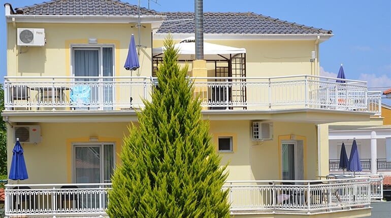 Studia Ilion: fotografie vybavení exteriérů a interiérů ubytování.