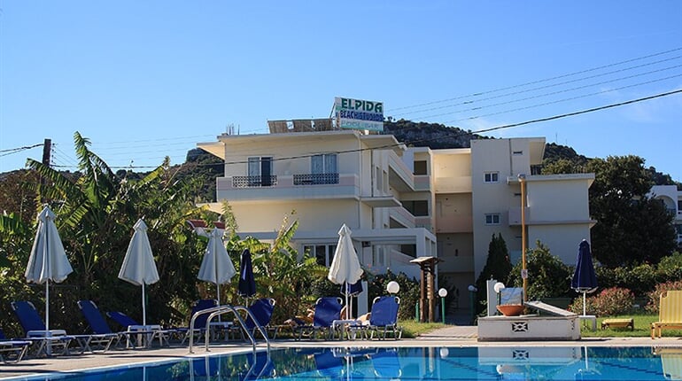 Studia Elpida Beach: fotografie vybavení exteriérů a interiérů ubytování.