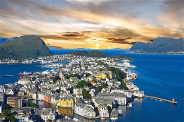 Skandinávské Metropole A Norské Fjordy