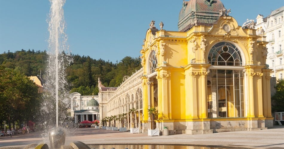 Poznávací zájezd Česko - zpívající fontána v Mariánských lázních