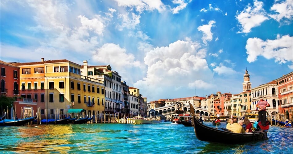 Itálie - Benátky, kanál Grande, gondoly