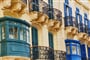Poznávací zájezd Malta - typické balkony na Maltě