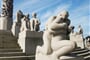 Norsko - Oslo, Frognerpark,autor G.Vigeland, sousoší zobrazují nejrůznější životní scény a nálady