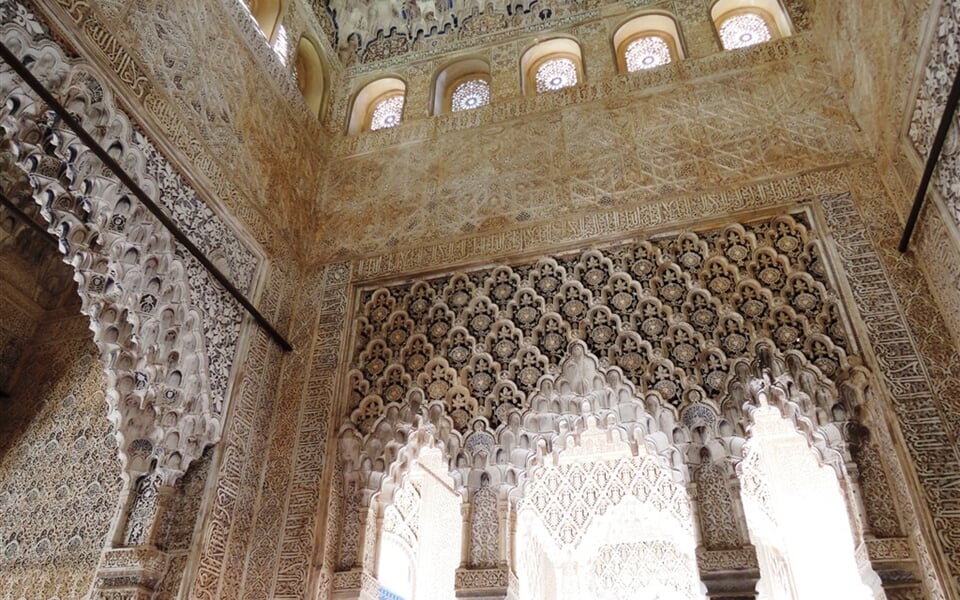 Španělsko - Granada - Alhambra, Sala de los Reyes, sloužila jako hodovní či společenská síň