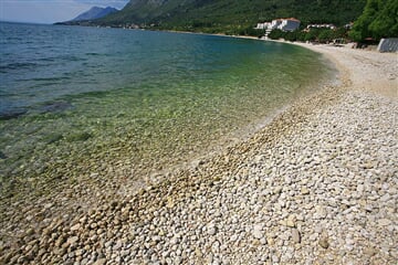 15.Gradac Beach