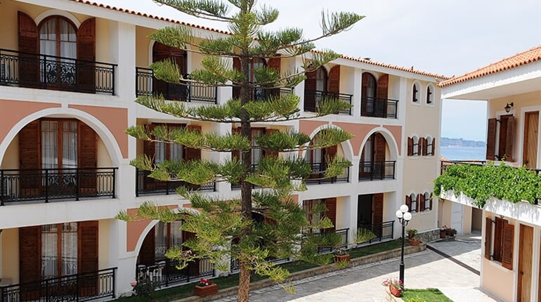 Studia Castello: fotografie vybavení exteriérů a interiérů ubytování.