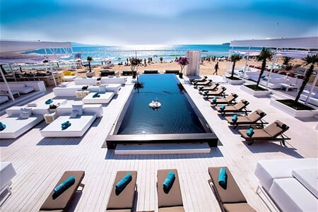 03_Bedroom Beach Club