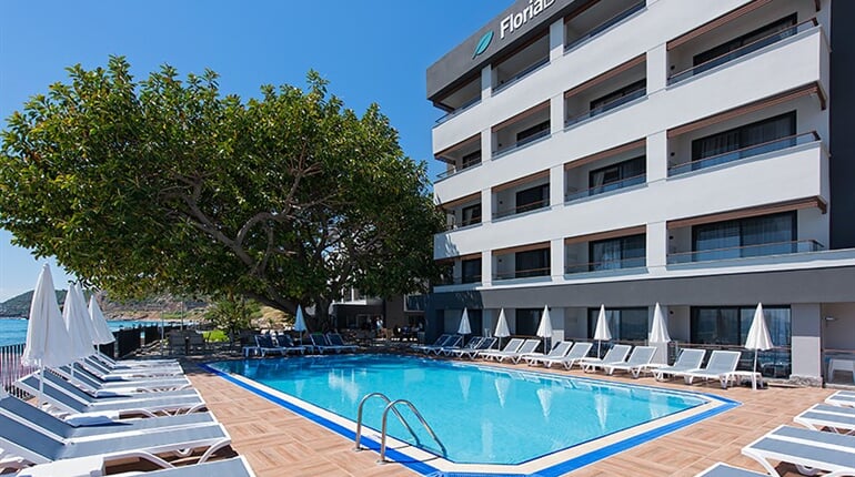 Hotel Floria Beach: fotografie vybavení exteriérů a interiérů ubytování.