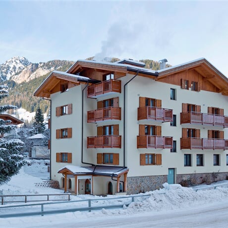Hotel Sellaronda a Depandance Serenella *** - Campitello di Fassa