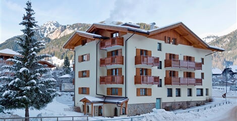 Hotel Sellaronda a Depandance Serenella *** - Campitello di Fassa