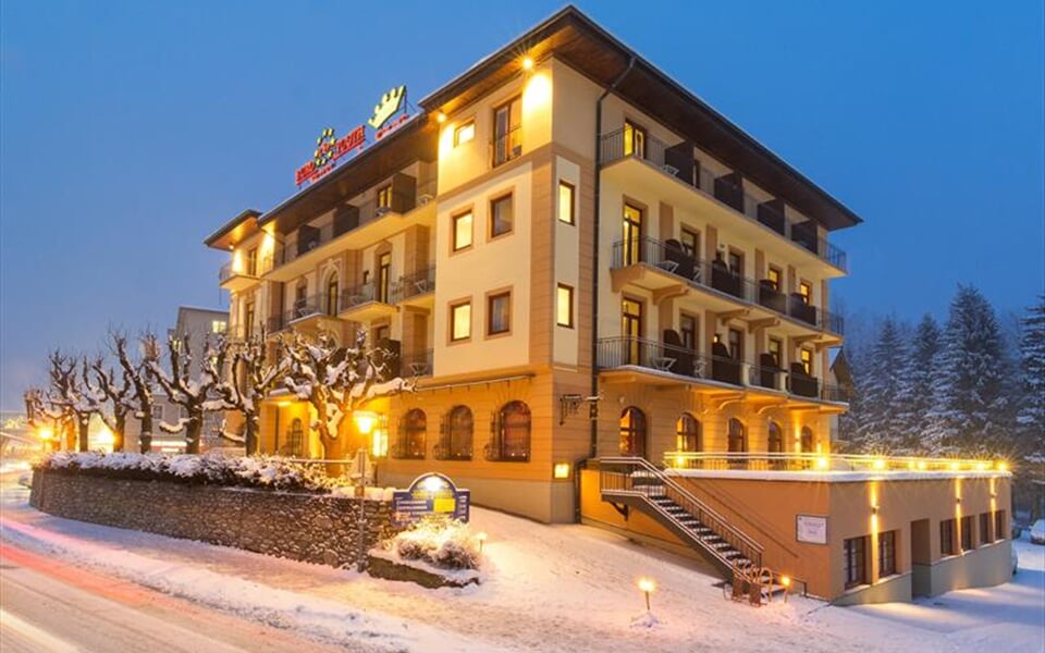 Foto - Gastein - Hotel Euro Youth Krone v Bad Gastein - u sjezdovky ***