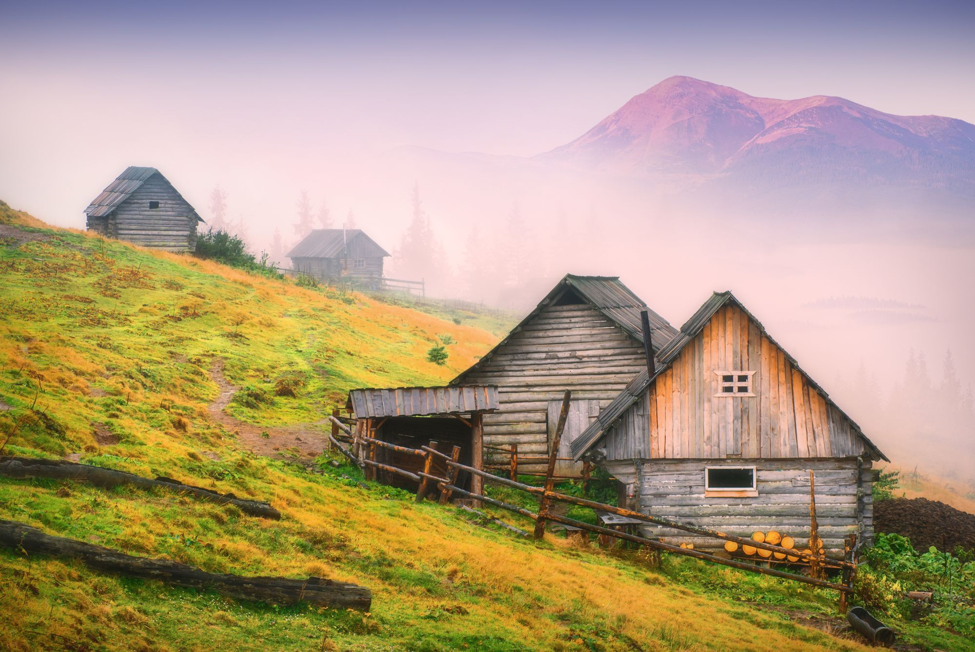 Ukrajina_Hoverla_shutterstock_227772847