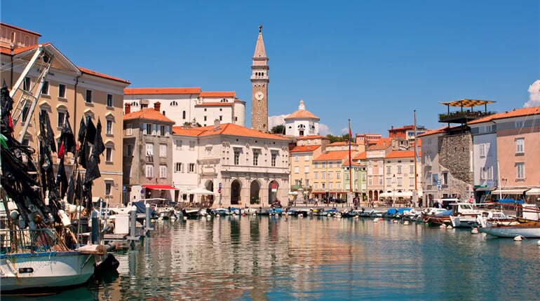 _Slovinko_PTA ve Slovinsku u moře_dreamstime_xl_49101416