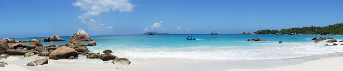 Plavby Karibikem pláž s