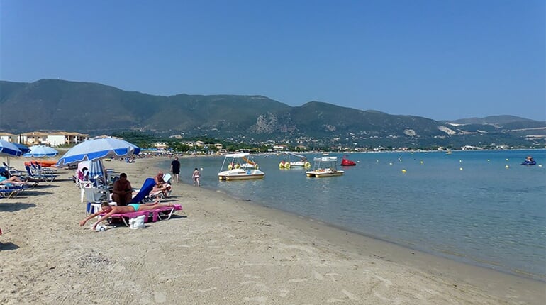 Hotel Eleana: fotografie vybavení exteriérů a interiérů ubytování.