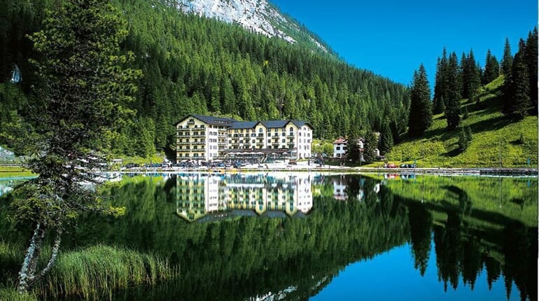 3576563 - grand - hotel - misurina
