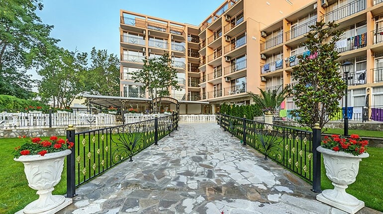 Hotel Riva Park: fotografie vybavení exteriérů a interiérů ubytování.