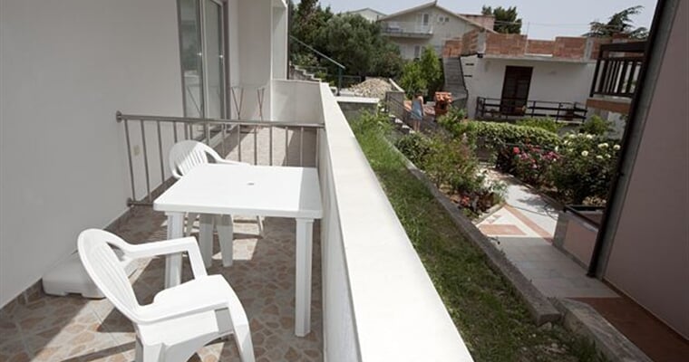 1 r2 balcony2010 1 630