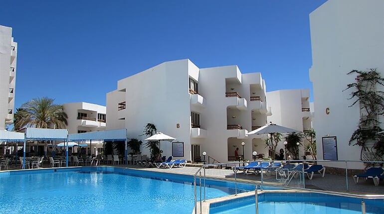 Hotel Marlin Inn Azur Resort: fotografie vybavení exteriérů a interiérů ubytování.