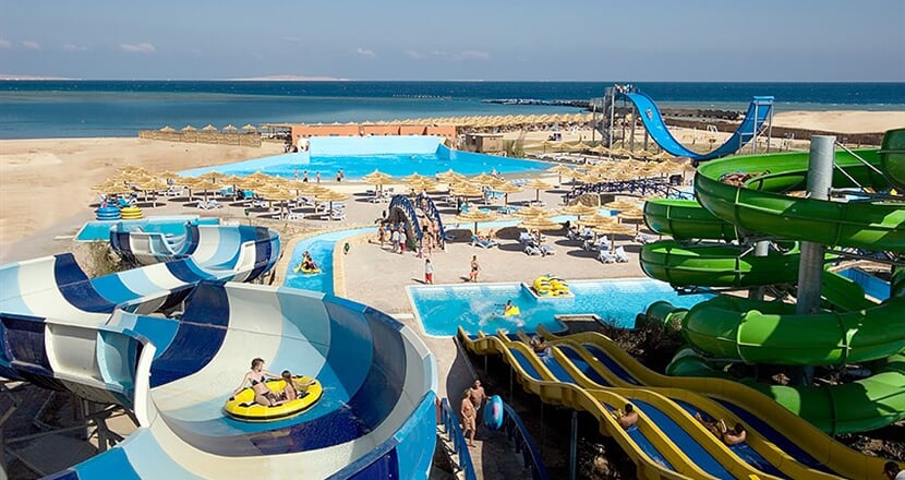 10-Titanic-Beach-Aquapark