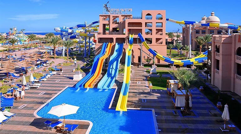 Hotel Pickalbatros Jungle Aqua Park - Hurghada: fotografie vybavení exteriérů a interiérů ubytování.