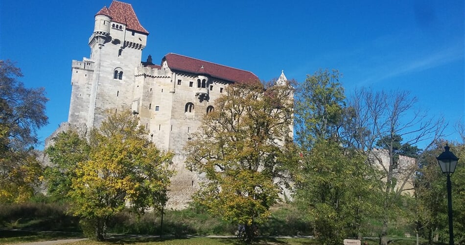 Rakousko - hrad Liechtenstein, postaven kol 1130, několikrát rozšířen v 13.-15.století (foto A.Frčková)