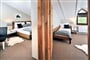 1570 img1 b