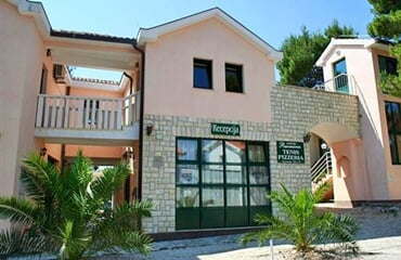 Rogoznica - Ružmarin apartmánové středisko (vila Wanda, Maja) ***