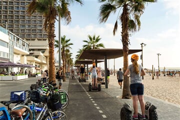 Leonardo Gordon Beach, Tel Aviv