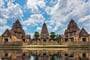 W_Kamb_Ancient Bayon castle, Angkor Thom_shutterstock_277918067