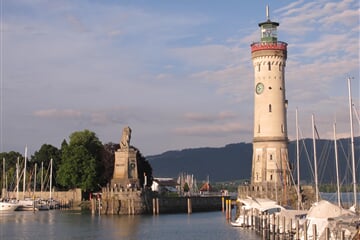 Květinový ostrov Mainau, nejstarší zubačka na Rigi, perly Bodamského jezera