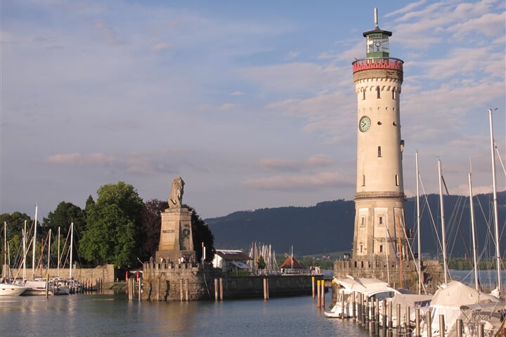 Květinový ostrov Mainau, nejstarší zubačka na Rigi, perly Bodamského jezera