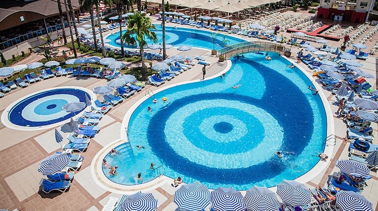 Hotel Lonicera World: fotografie vybavení exteriérů a interiérů ubytování.