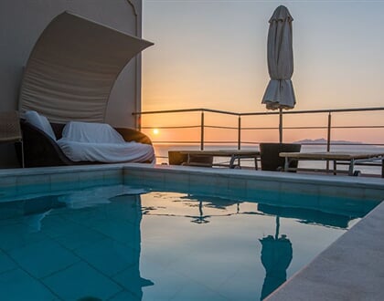 Hotel Antinea Suites & Spa: fotografie vybavení exteriérů a interiérů ubytování.