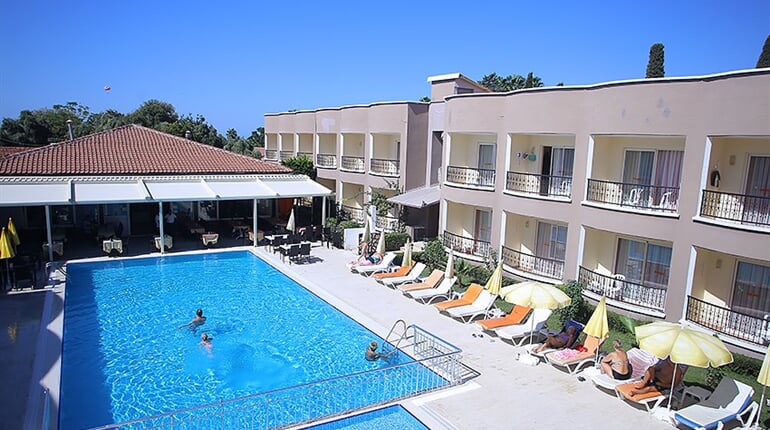 Hotel Sayanora: fotografie vybavení exteriérů a interiérů ubytování.