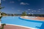 Hotelový bazén, Pula, Sardinie