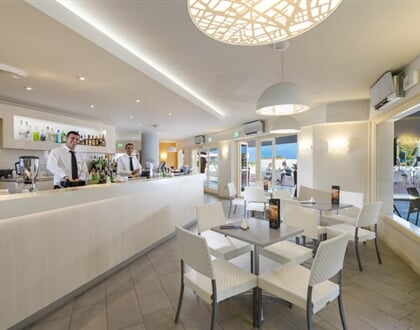 Bar Piazza, Chia, Sardinie