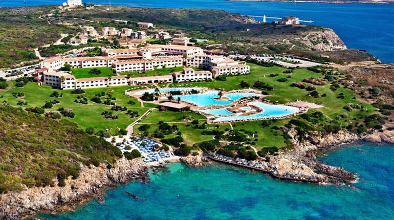 Celkový pohled na resort, Porto Cervo, Costa Smeralda, Sardinie