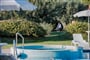 Bazén a zahrada, Lu´ Carbonia, Sardinie