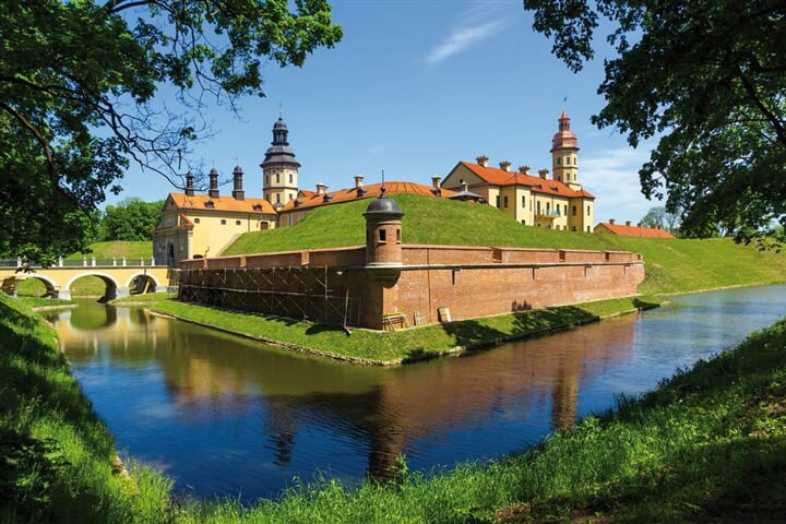 Bělorusko - putování v zemi jezer, národních parků a architektonických skvostů