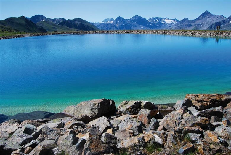 Svycarsko Jakobshorn jezero