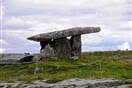 Irsko   Burren dolmen 1