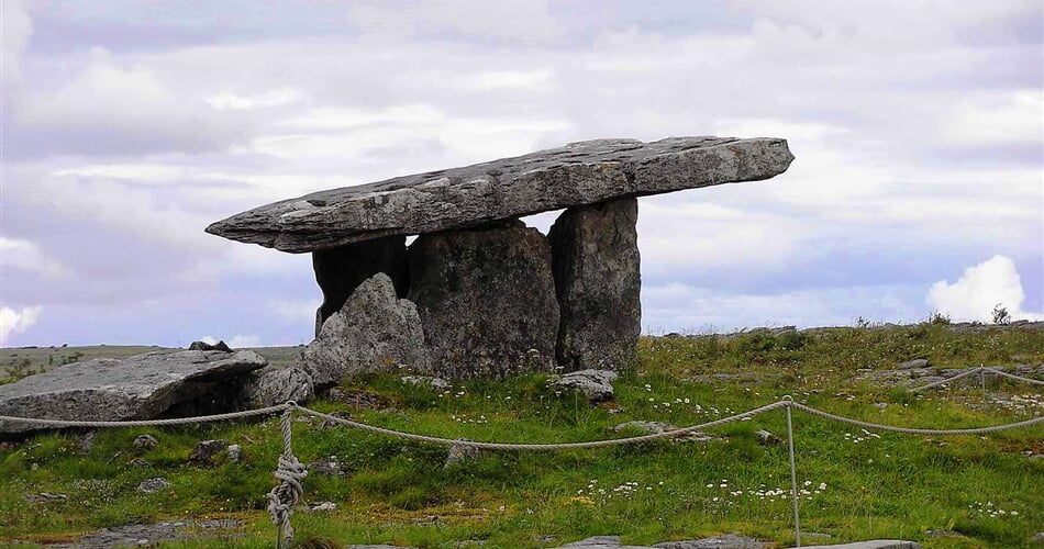 Irsko   Burren dolmen 1