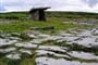 Irsko   Burren dolmen 2
